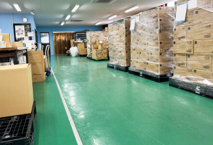 写真：整頓された倉庫の様子