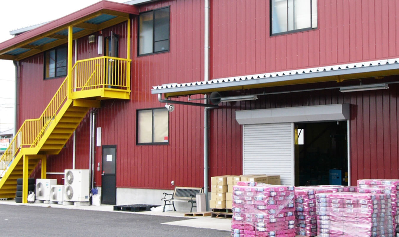 写真：内職市場の倉庫